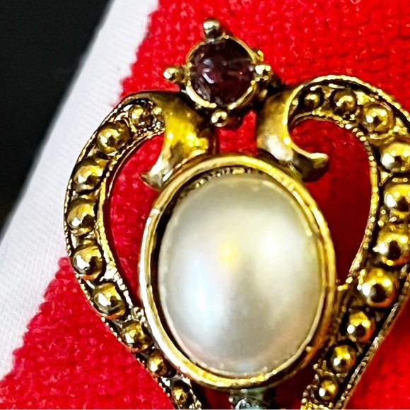 1928 Victorian Style Earrings Gold-Tone Faux Pearl Rhinestone Royal Regal Vtg - Picture 8 of 9